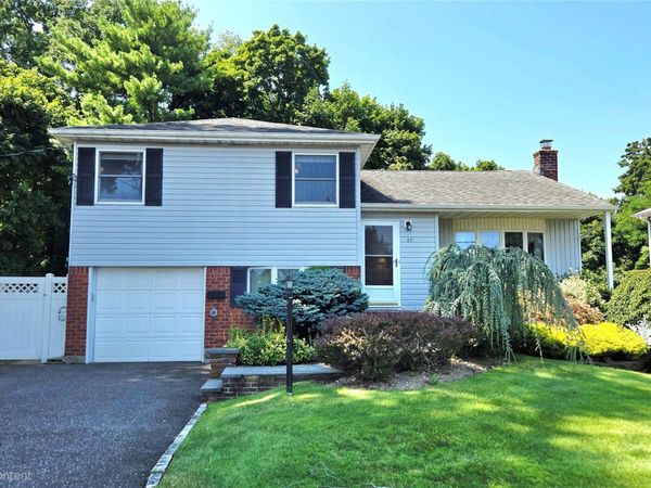 27 Humphrey Drive, Syosset, NY 11791