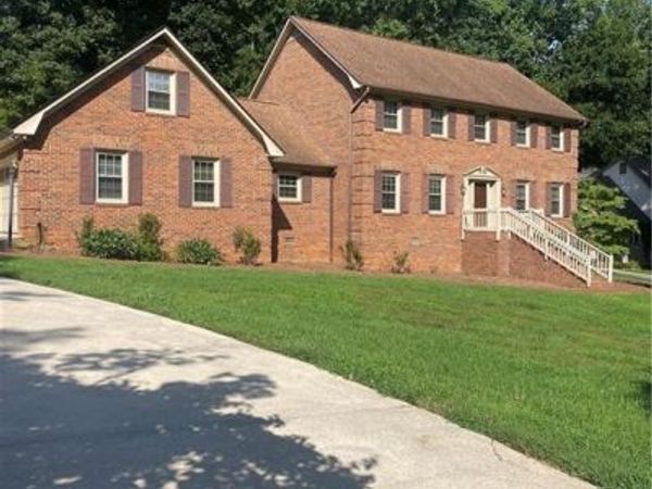 486 Windsor Park Road , Kernersville, NC 27284