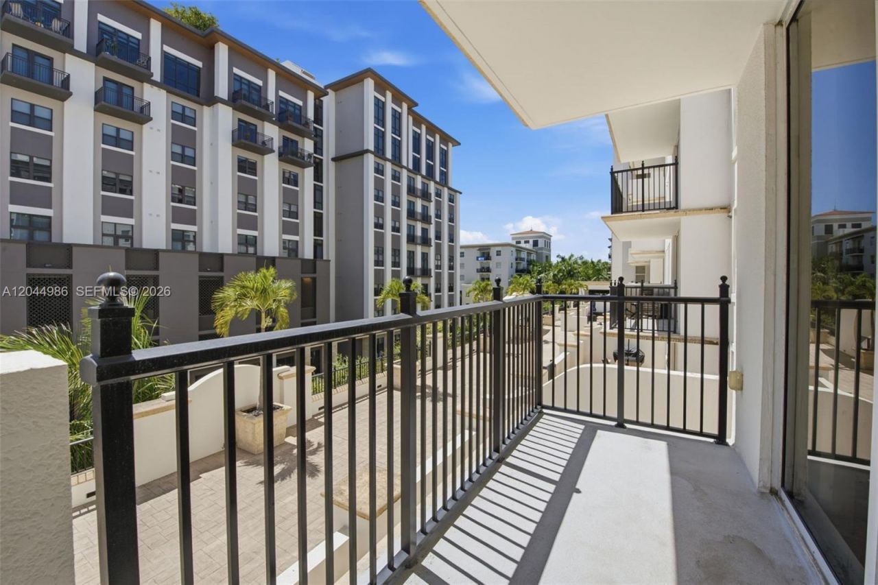 4100 Salzedo St , Unit 518, Coral Gables, FL 33146 Photo