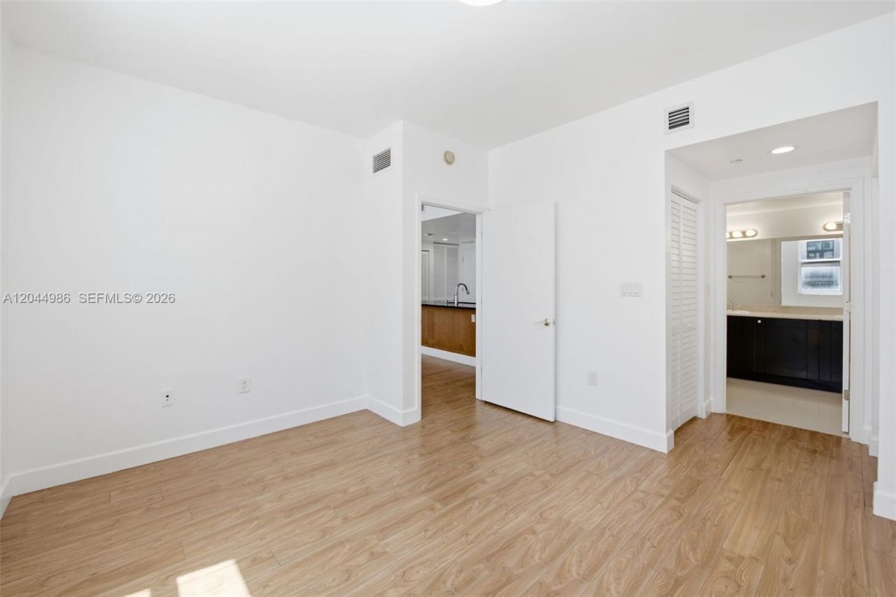 4100 Salzedo St , Unit 518, Coral Gables, FL 33146 Photo