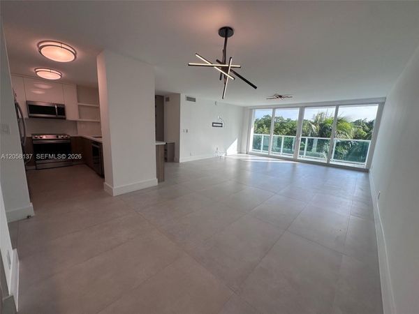 100 Bayview Dr , Unit 317, Sunny Isles Beach, FL 33160