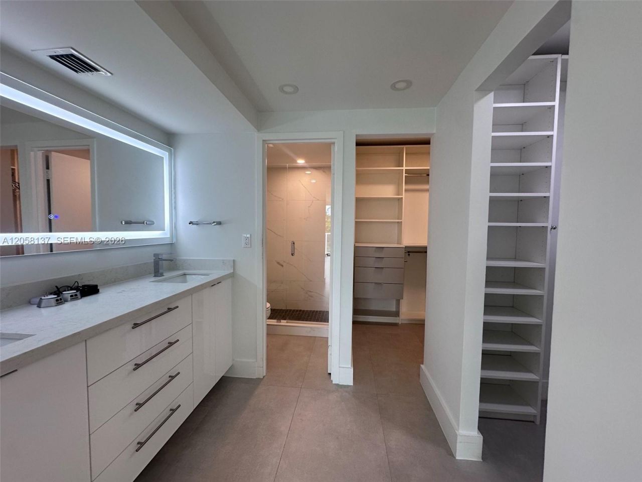 100 Bayview Dr , Unit 317, Sunny Isles Beach, FL 33160 Photo