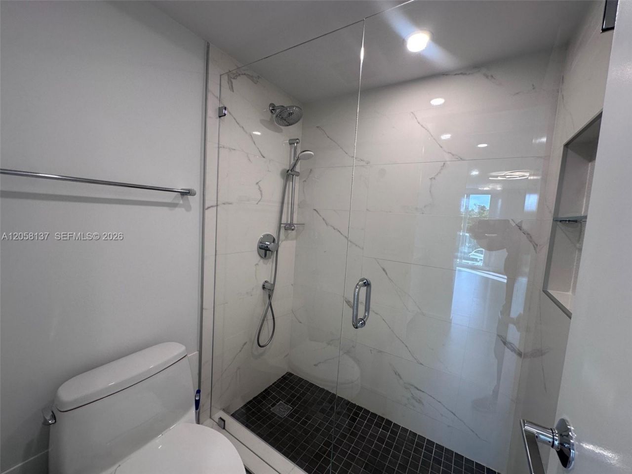 100 Bayview Dr , Unit 317, Sunny Isles Beach, FL 33160 Photo