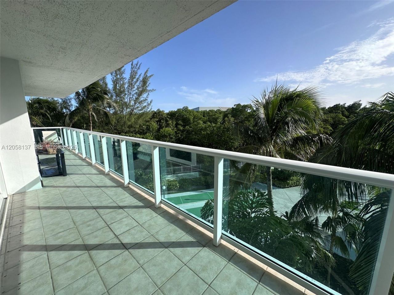 100 Bayview Dr , Unit 317, Sunny Isles Beach, FL 33160 Photo