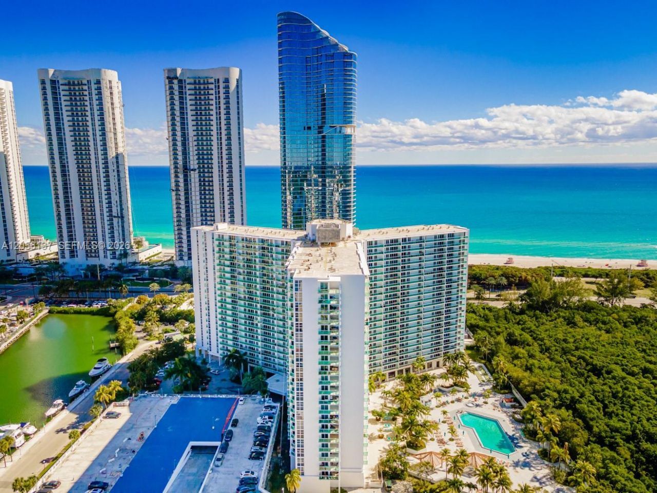 100 Bayview Dr , Unit 317, Sunny Isles Beach, FL 33160 Photo