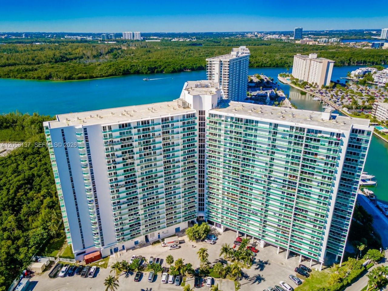 100 Bayview Dr , Unit 317, Sunny Isles Beach, FL 33160 Photo
