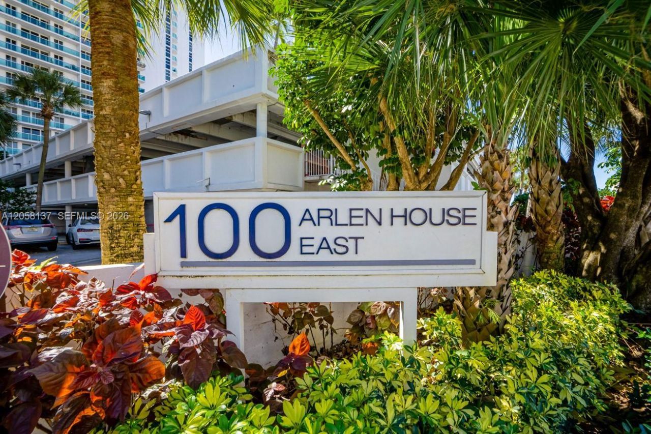 100 Bayview Dr , Unit 317, Sunny Isles Beach, FL 33160 Photo