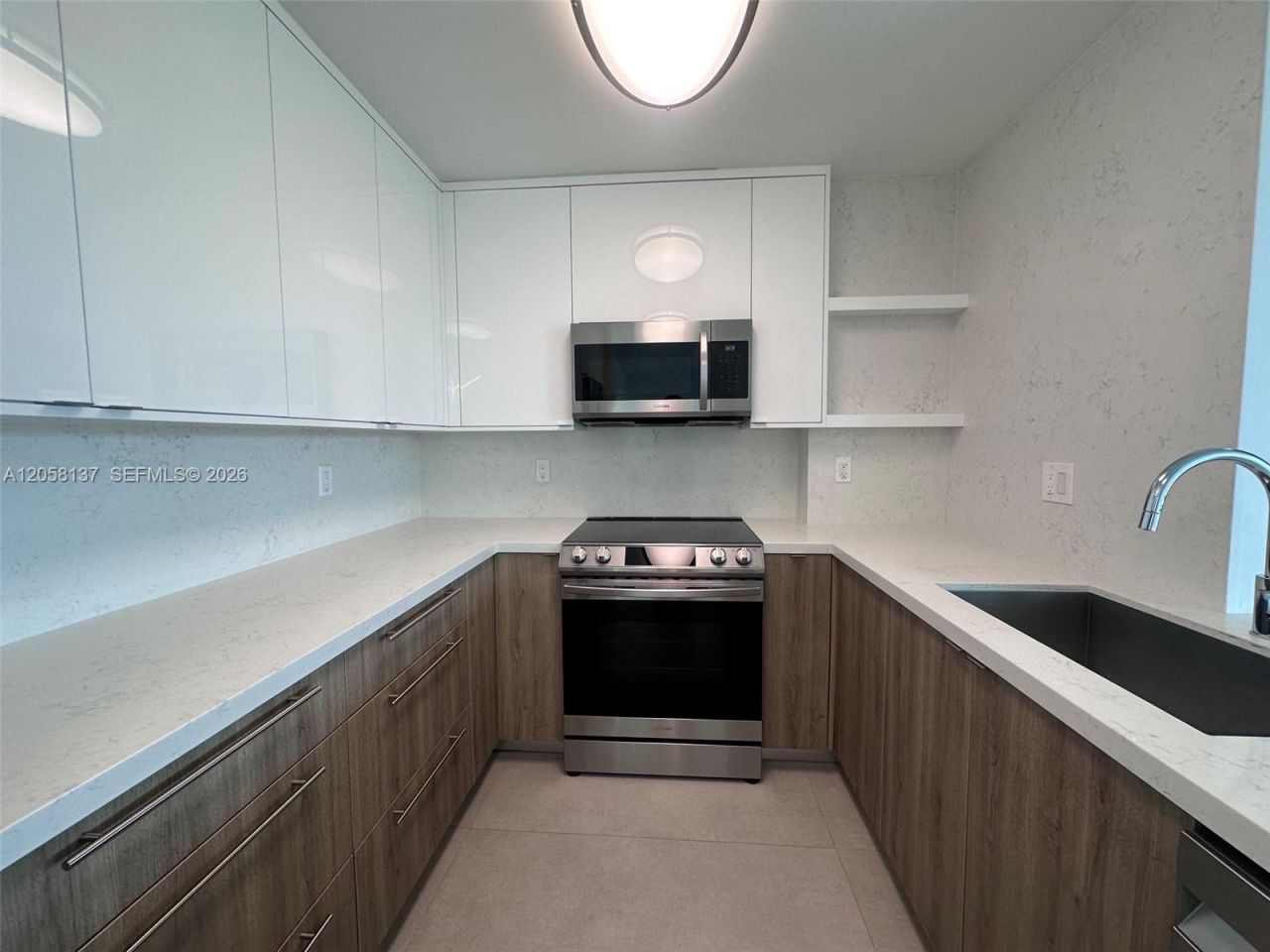 100 Bayview Dr , Unit 317, Sunny Isles Beach, FL 33160 Photo