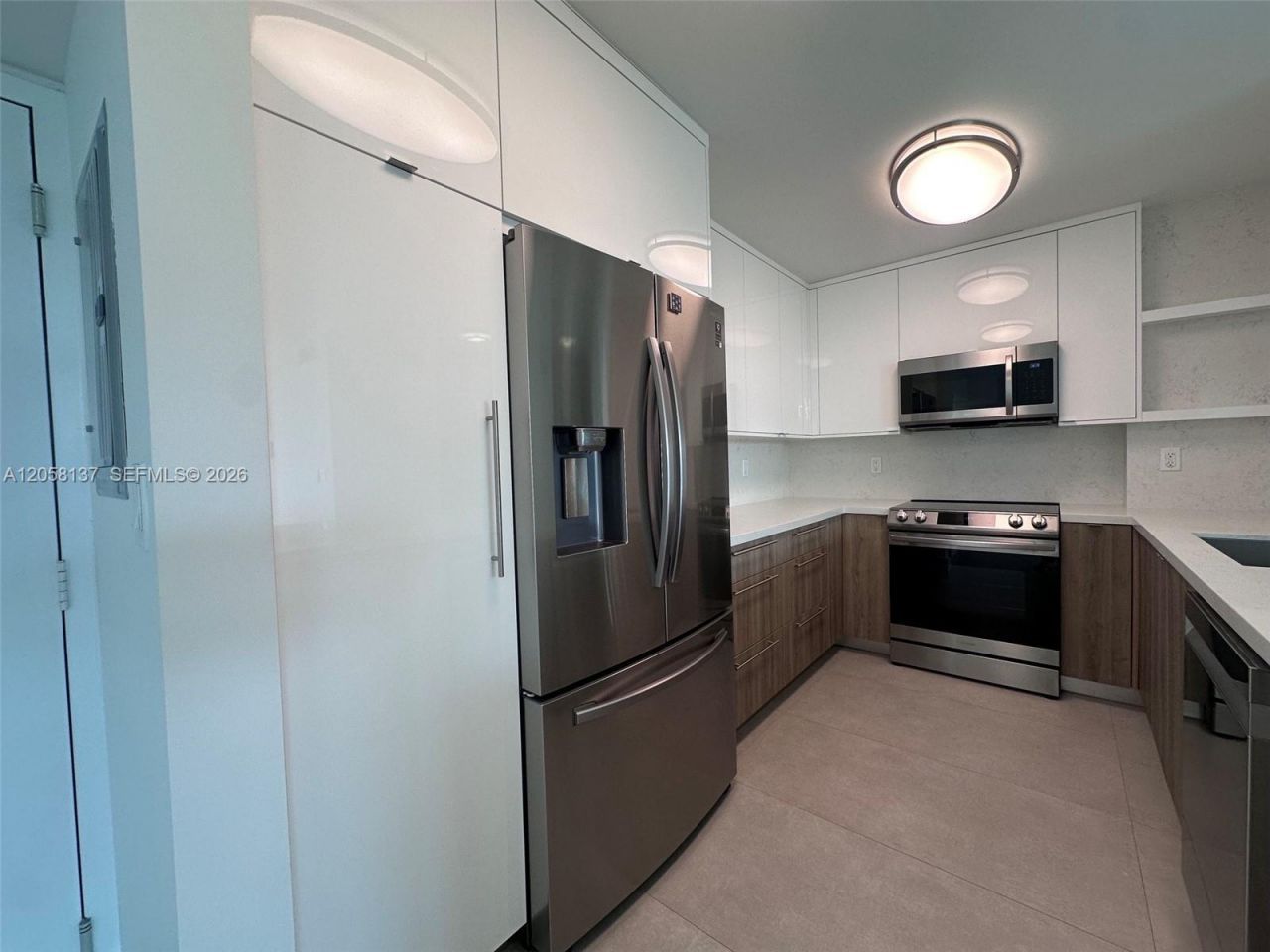 100 Bayview Dr , Unit 317, Sunny Isles Beach, FL 33160 Photo