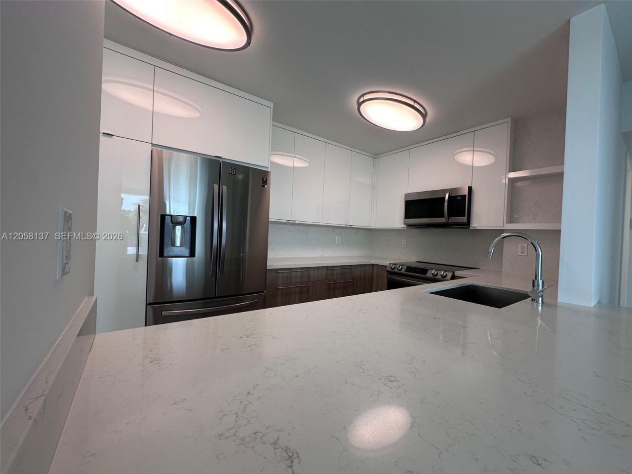 100 Bayview Dr , Unit 317, Sunny Isles Beach, FL 33160 Photo
