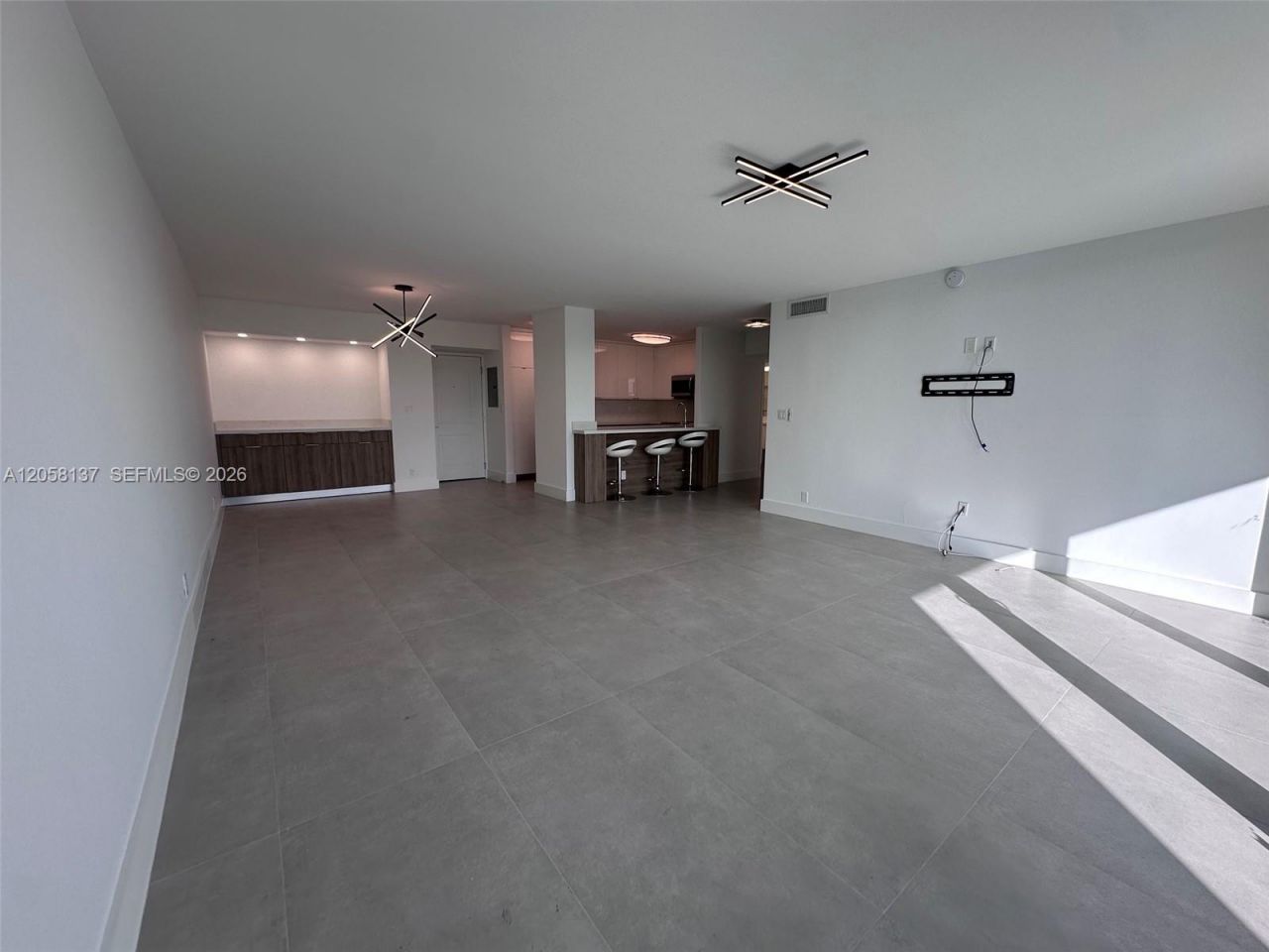 100 Bayview Dr , Unit 317, Sunny Isles Beach, FL 33160 Photo