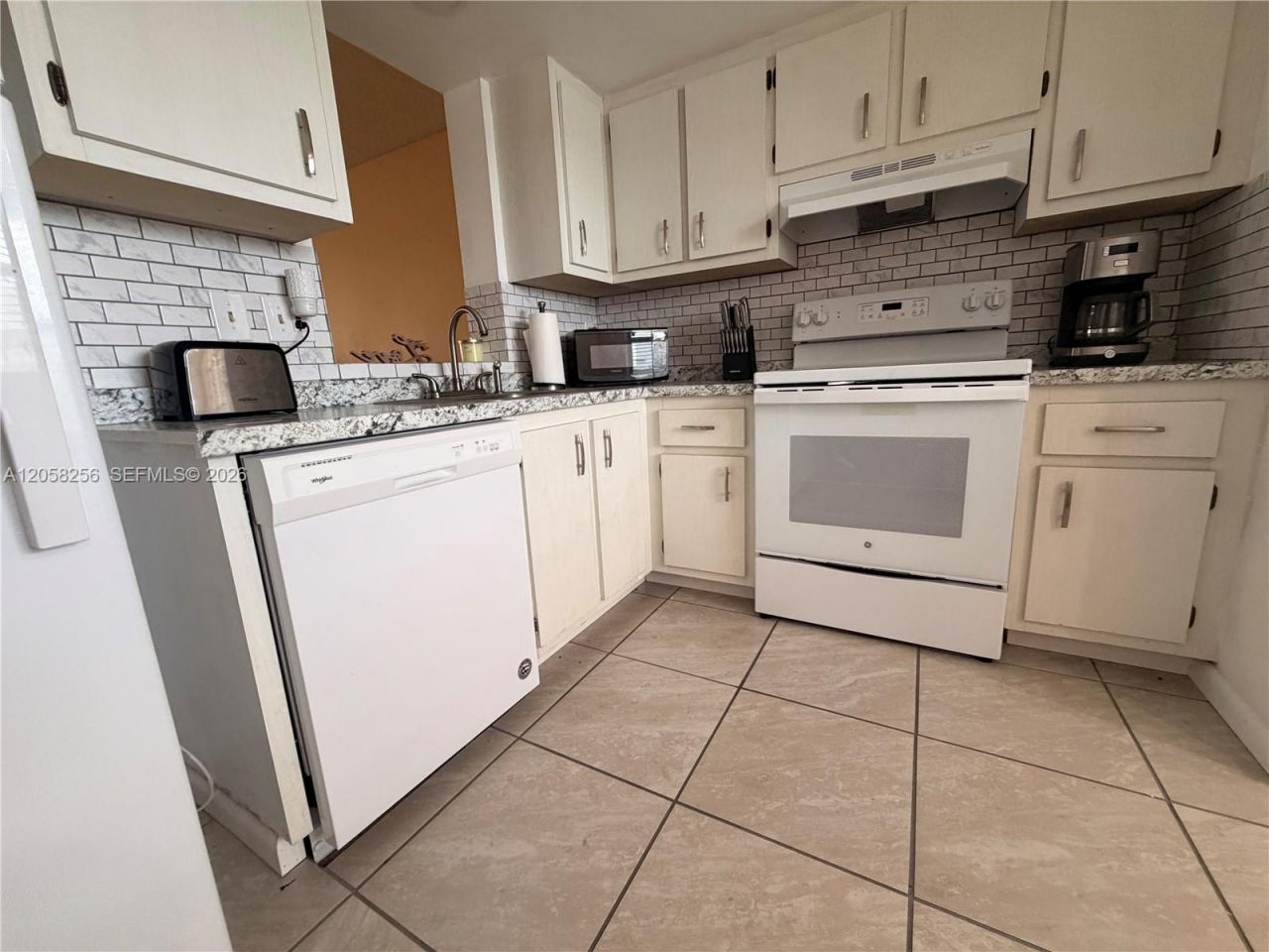 7620 NW 18th St, Unit 403, Margate, FL 33063 Photo