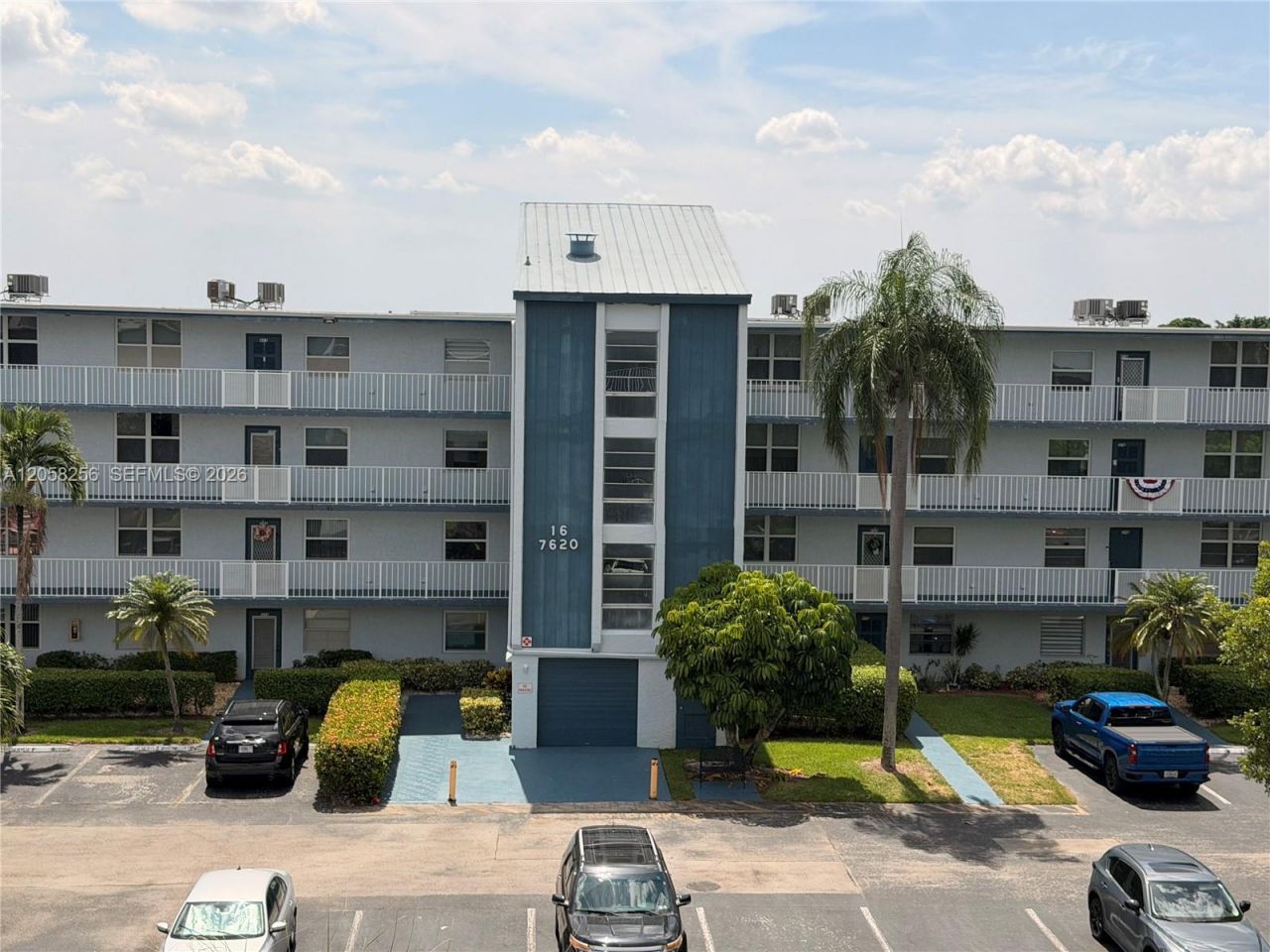 7620 NW 18th St, Unit 403, Margate, FL 33063 Photo
