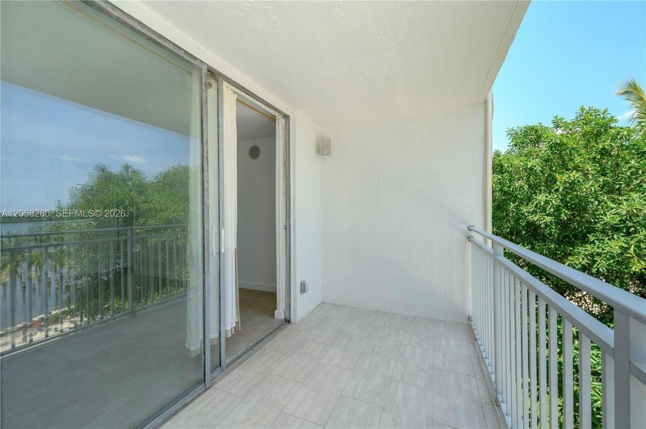 750 NE 64th St, Unit B404, Miami, FL 33138 Photo