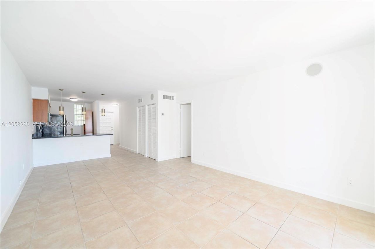 750 NE 64th St, Unit B404, Miami, FL 33138 Photo