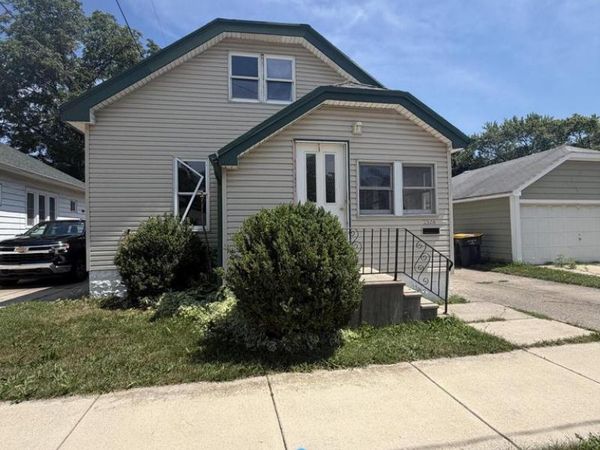 1524 S 87th STREET, West Allis, WI 53214