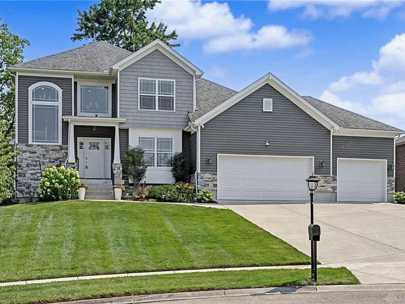 7728 Devonwood Court, Huber Heights, OH 45424 Photo 1