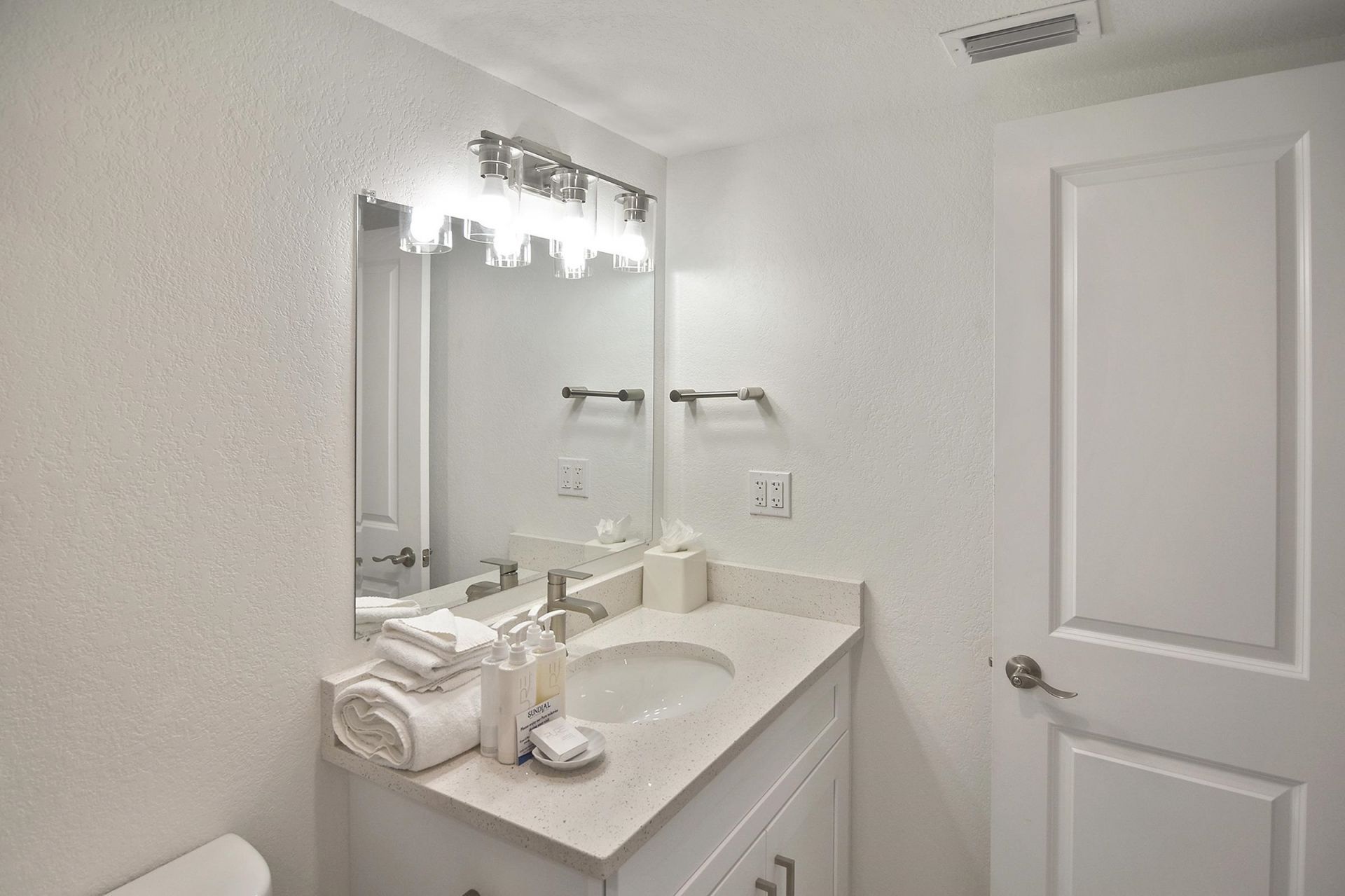 1501 Middle Gulf Dr, Unit 105F, Sanibel, FL 33957 Photo