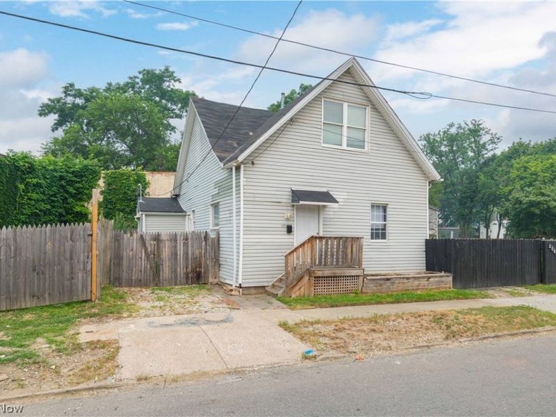 3208 E 66th Street, Cleveland, OH 44127 Photo 3