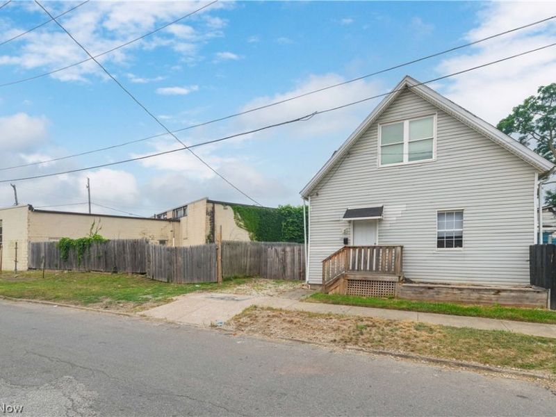 3208 E 66th Street, Cleveland, OH 44127 Photo 4