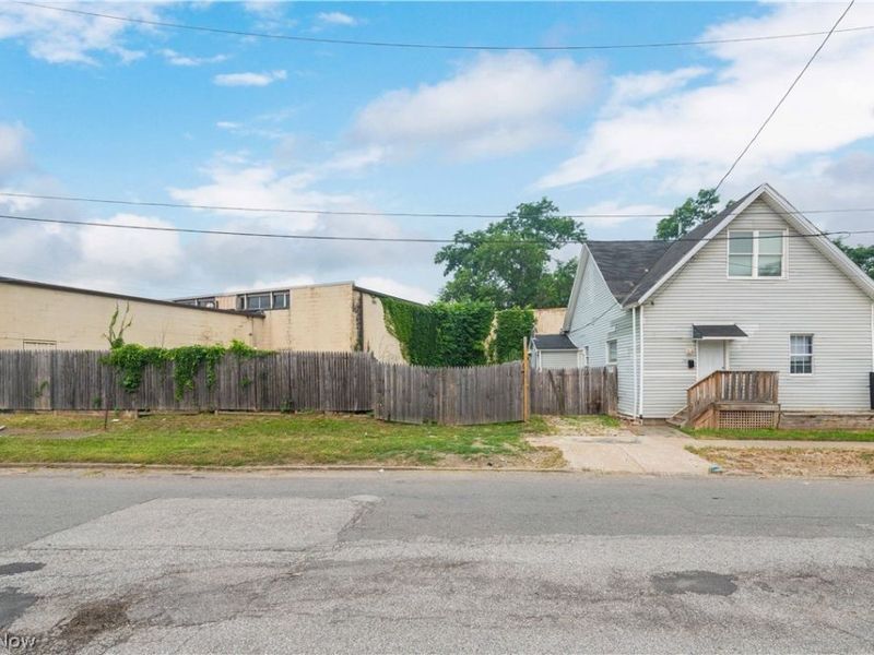 3208 E 66th Street, Cleveland, OH 44127 Photo 5