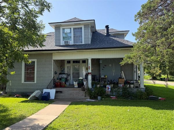 1002 E Texas Avenue , Mart, TX 76664