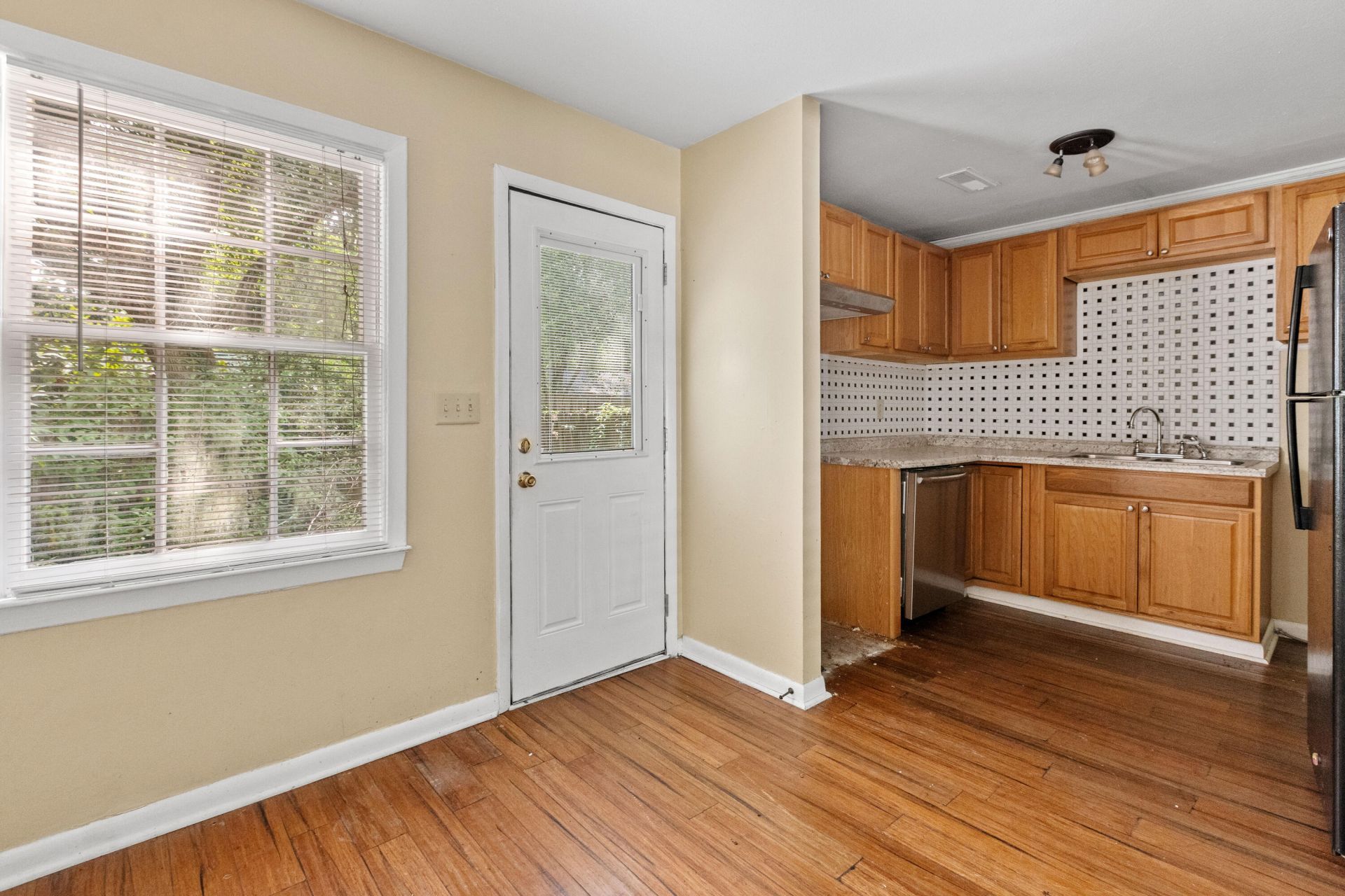 325 Tall Oak Avenue Photo 28