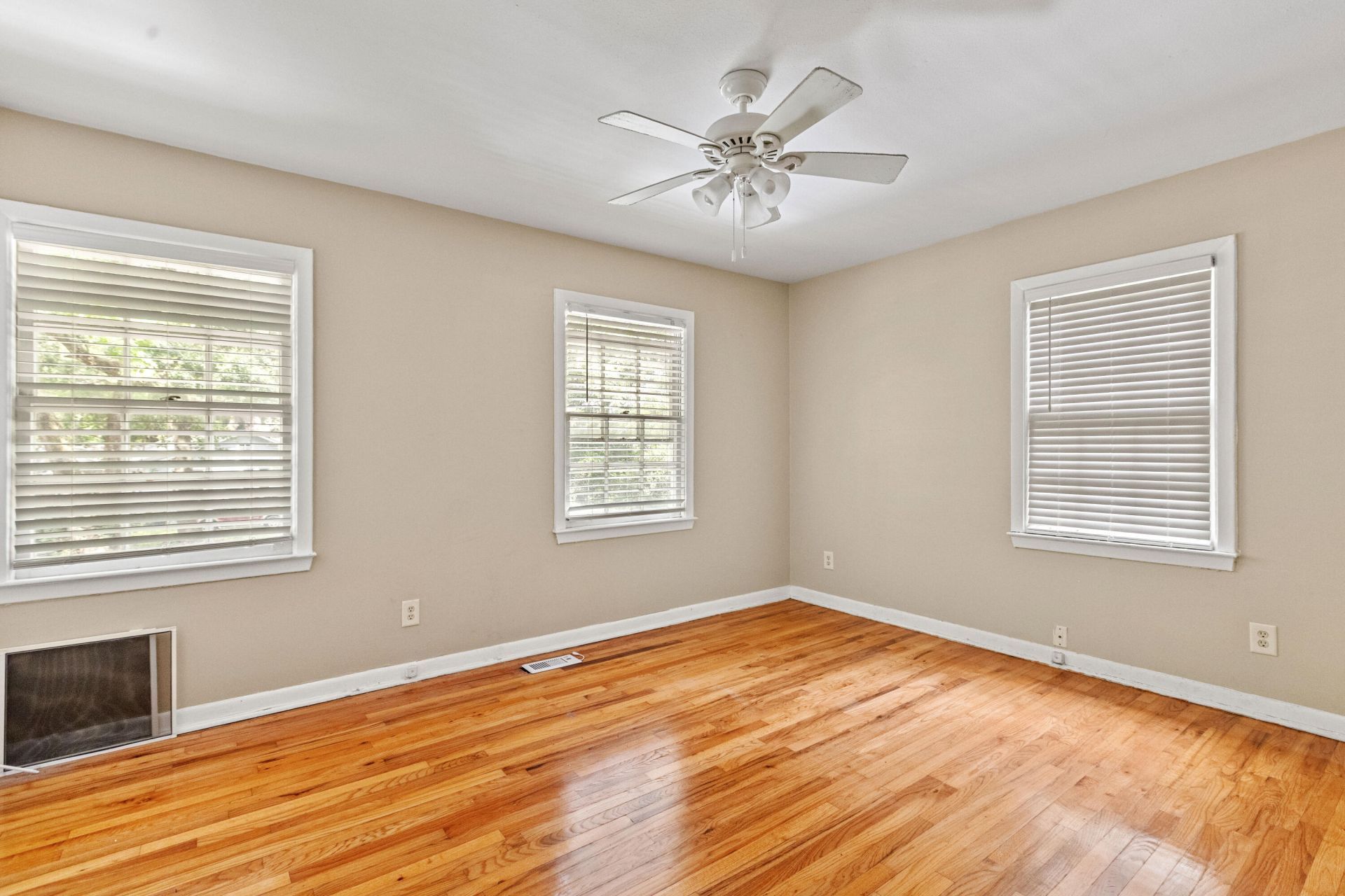 325 Tall Oak Avenue Photo 31