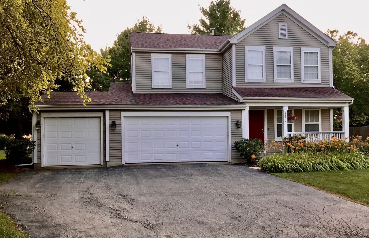 1802 Thornapple Way , Aurora, IL 60504