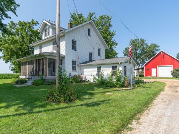 23624 145th Avenue , Eldridge, IA 52748