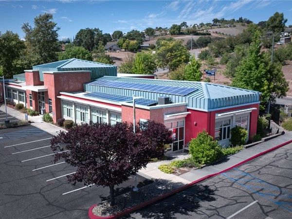 102 S Vine , Paso Robles, CA 93446