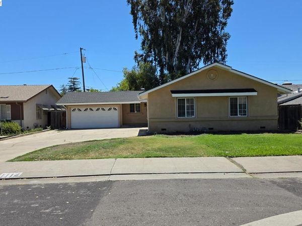 1114 W Downs St, Stockton, CA 95207