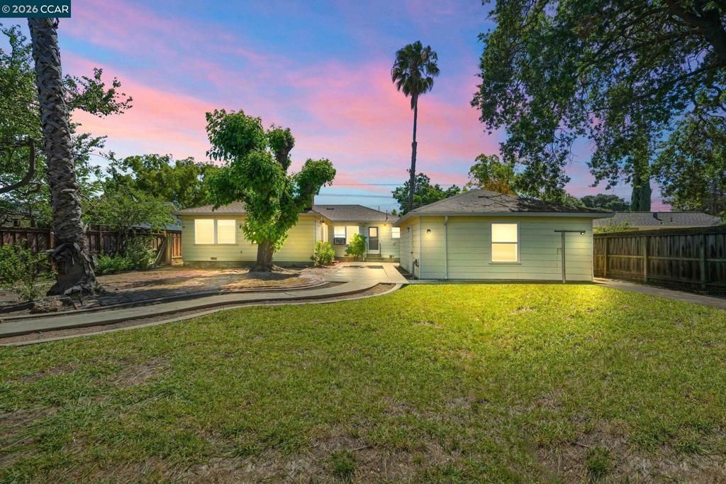 1741 6th St, Concord, CA 94519 Main Photo