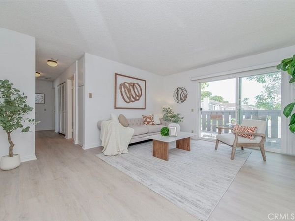 44 Fallbrook , Irvine, CA 92604