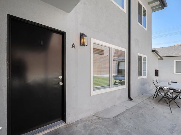 627 E Magnolia Boulevard , Unit A, Burbank, CA 91501