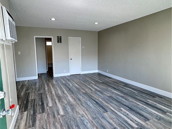 13520 Rye Street , Sherman Oaks, CA 91423