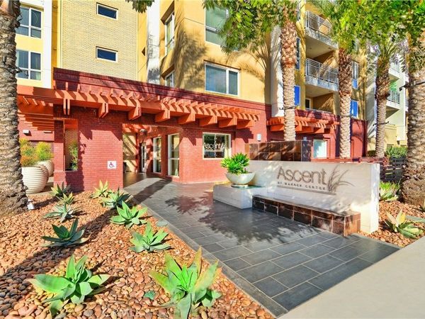 21301 Erwin Street , Unit 231, Woodland Hills, CA 91367