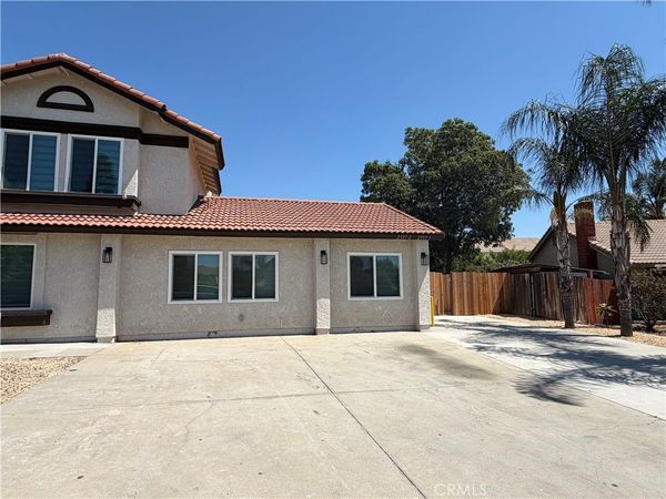 2397 N Apple Avenue , Rialto, CA 92377