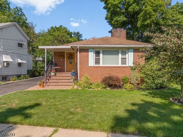 5 Gaston Ave, Raritan, NJ 08869