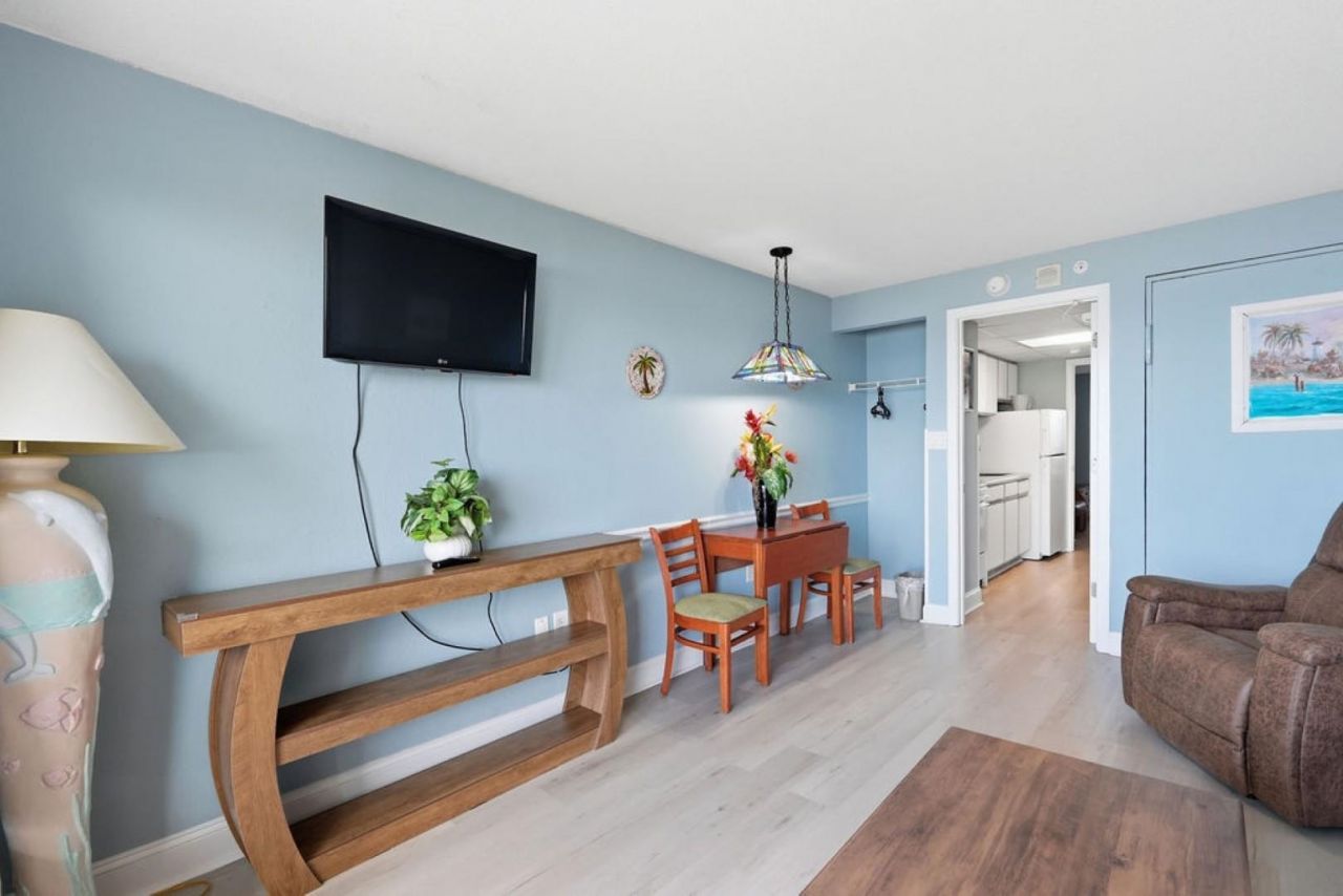 2301 N Ocean Blvd.  Photo 4