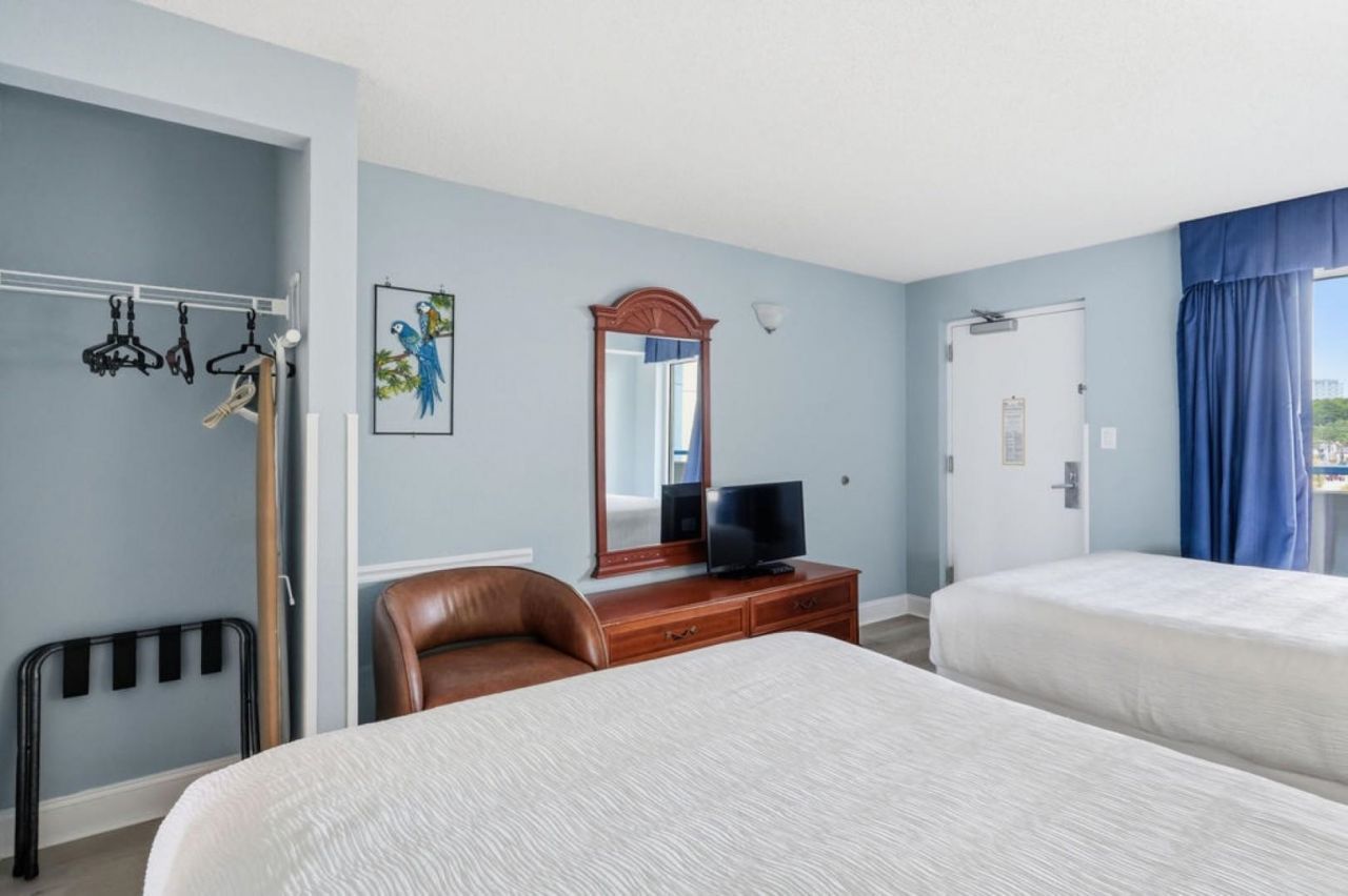 2301 N Ocean Blvd.  Photo 9