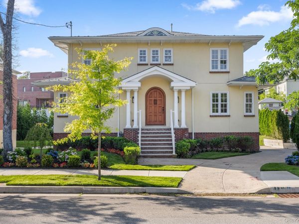 233-25 38 Drive , Douglaston, NY 11363
