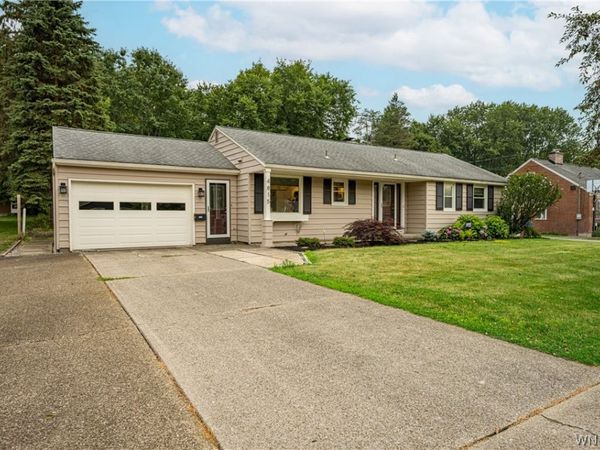 4815 Crestwood Drive , Hamburg, NY 14075