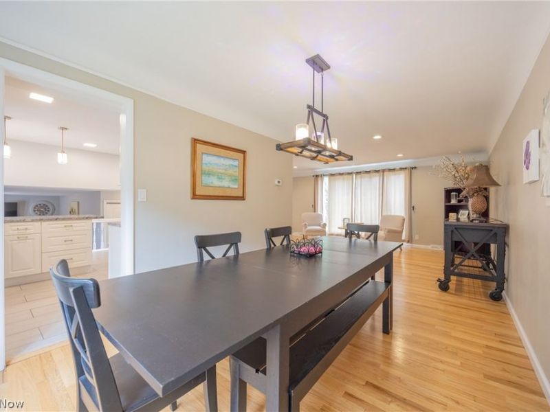 6547 Vallevista Drive, Mayfield Heights, OH 44124 Photo 14