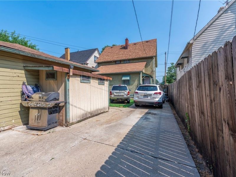 3097 Bradwell Avenue, Cleveland, OH 44109 Photo 12