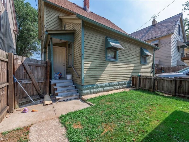 3097 Bradwell Avenue, Cleveland, OH 44109 Photo 6