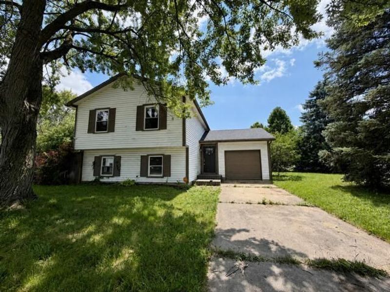 2555 Millview Drive , Columbus, OH 43207 Photo 1