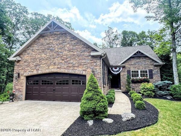 14 Winged Foot Drive, Hazle Twp, PA 18202
