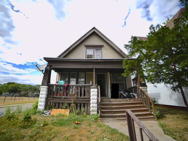 1216 W Chambers St, Milwaukee, WI 53206