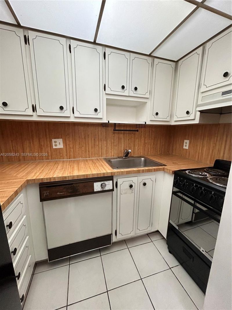 300 NW 42nd Ave, Unit 109, Miami, FL 33126 Photo
